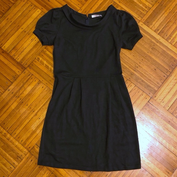 Arden B Dresses & Skirts - Arden B Black Dress w/ Collar